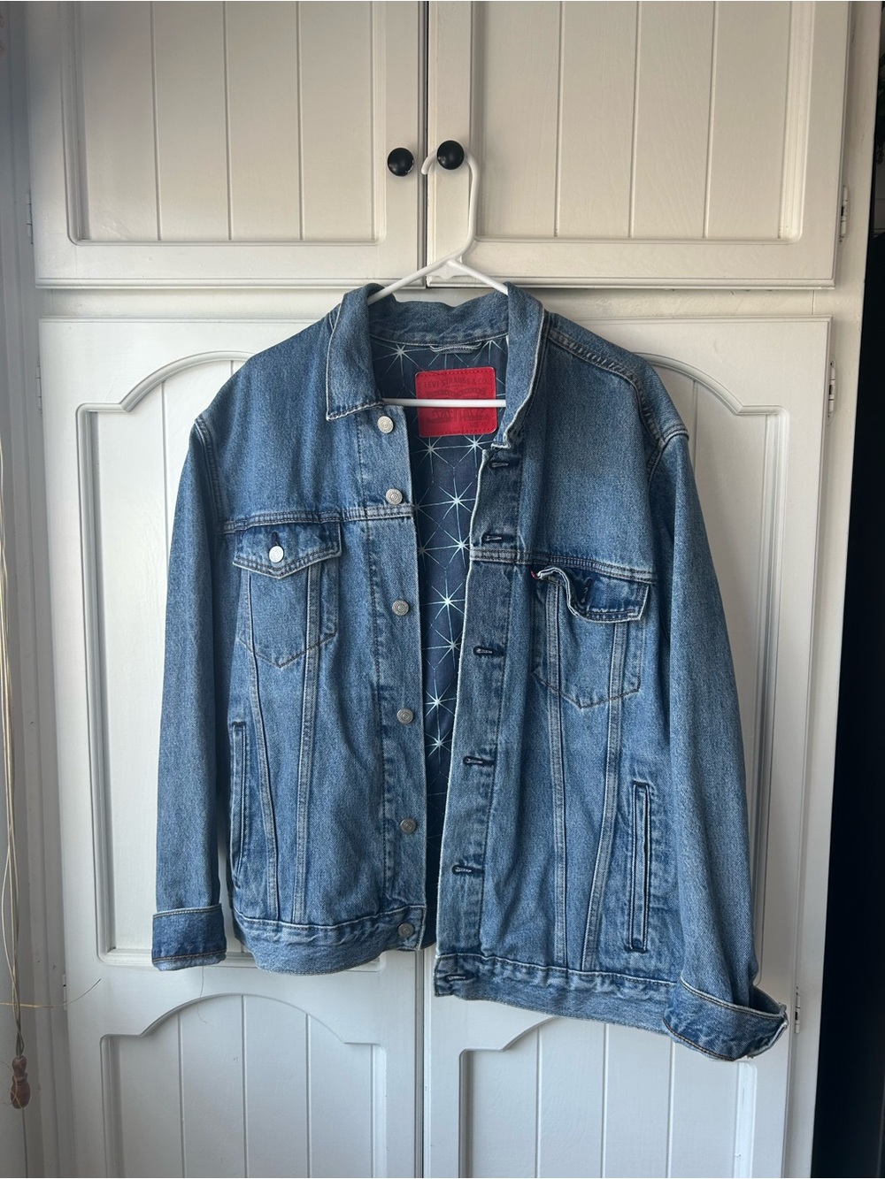 Levi’s Classic Light Wash Denim Jacket - Blue